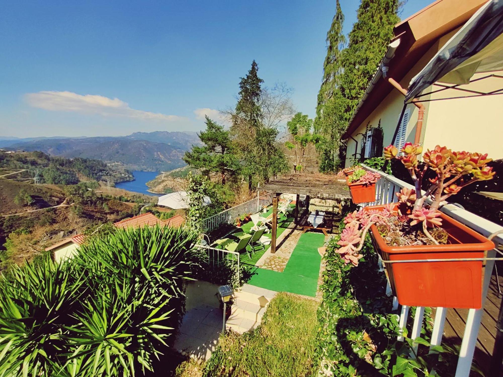 Monteiro'S Geres Countryhouse Ferral Bagian luar foto